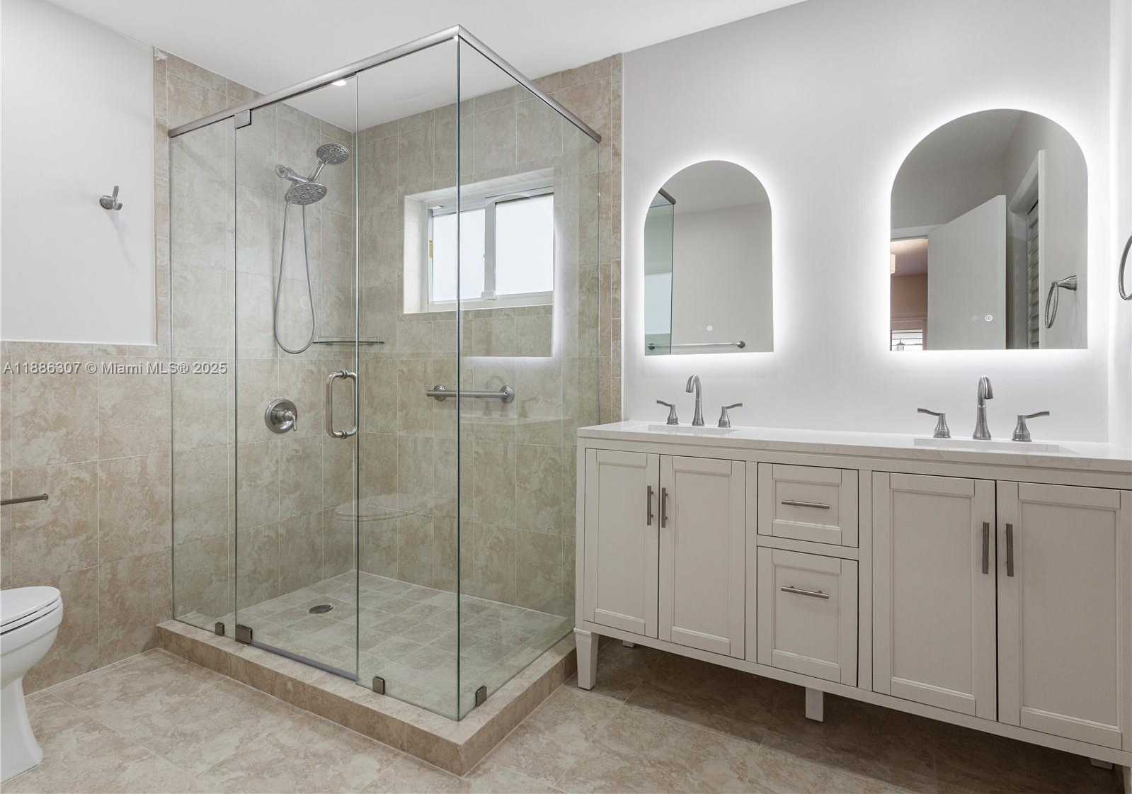 Small Image of 741 PALERMO AVE, Coral Gables Number 21