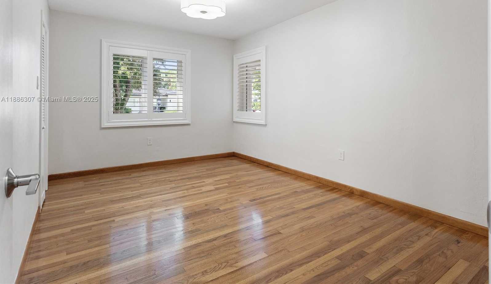 Small Image of 741 PALERMO AVE, Coral Gables Number 25