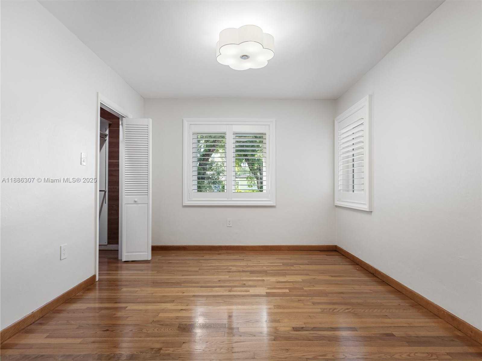 Small Image of 741 PALERMO AVE, Coral Gables Number 27