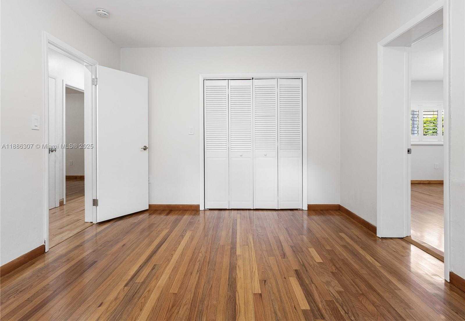 Small Image of 741 PALERMO AVE, Coral Gables Number 30