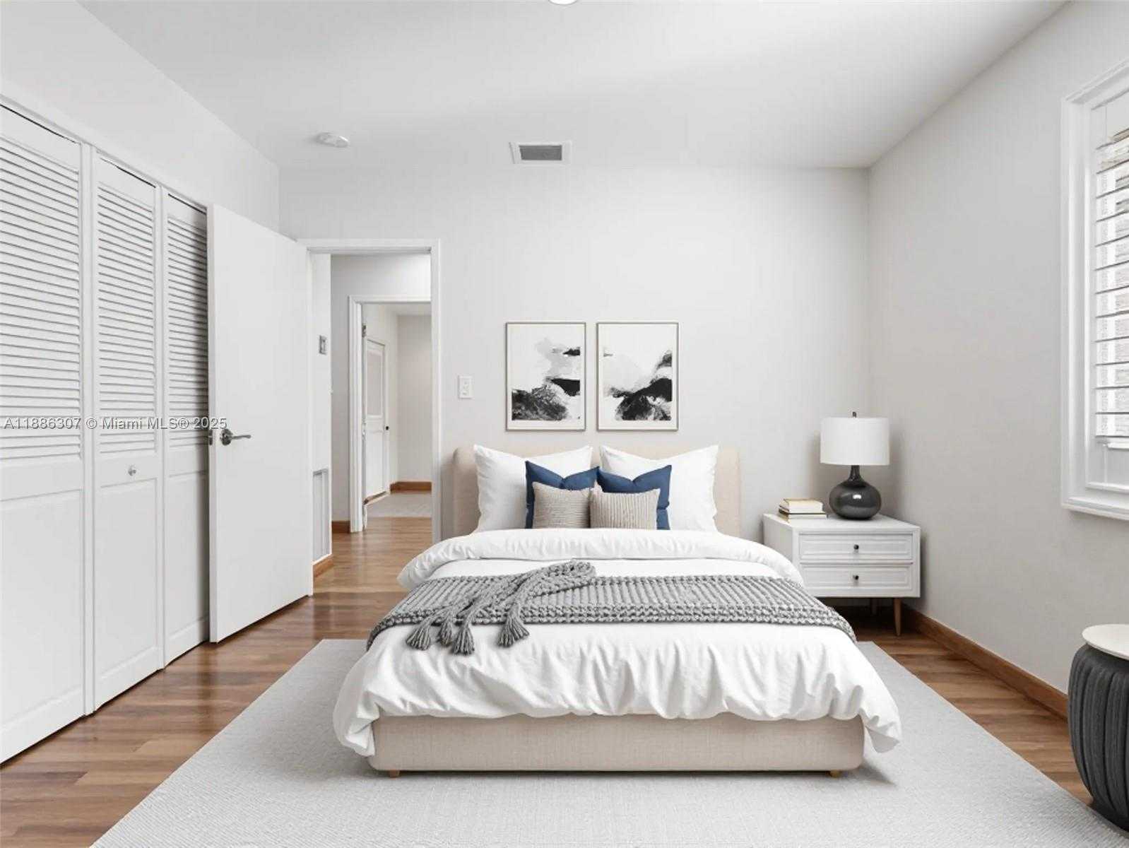 Small Image of 741 PALERMO AVE, Coral Gables Number 31