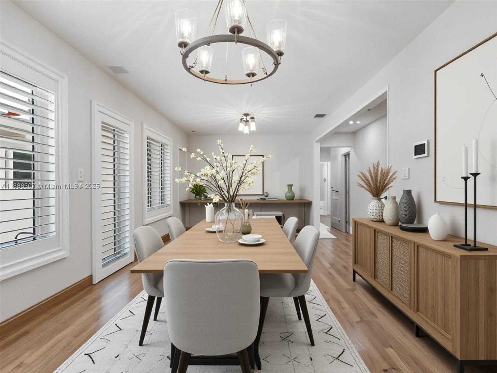 Small Image of 741 PALERMO AVE, Coral Gables Number 8