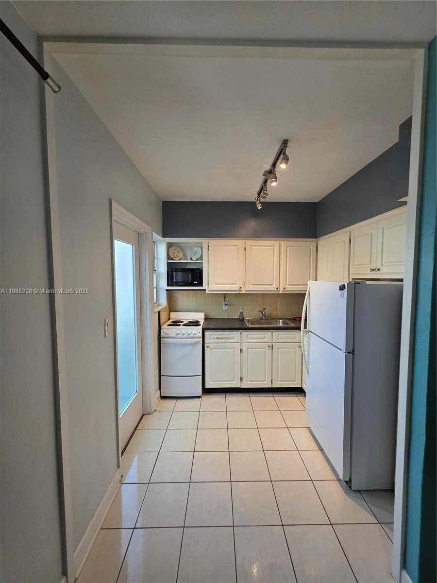 Small Image of 8024 HARDING AVE #2, Miami Beach Number 29
