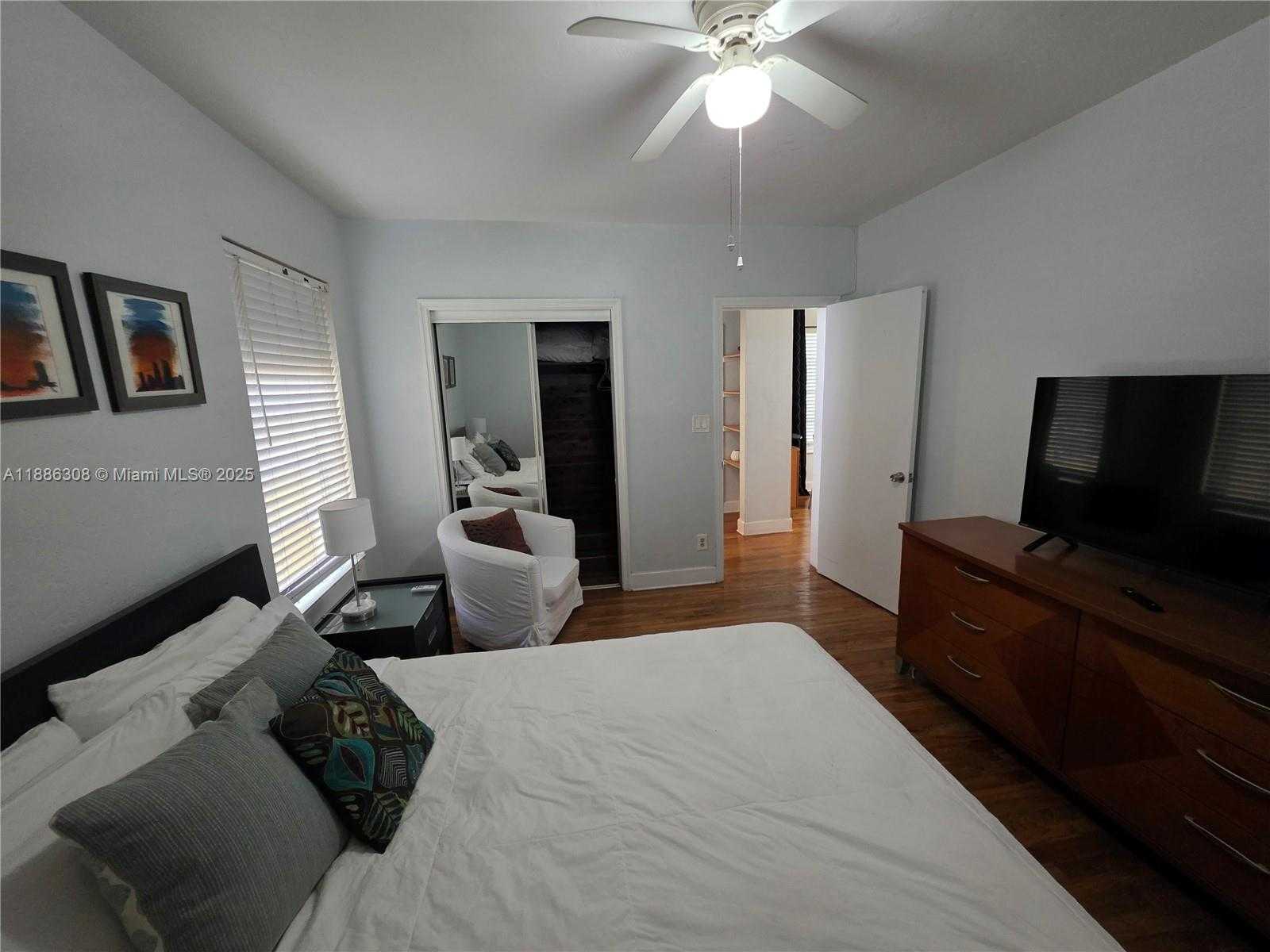 Small Image of 8024 HARDING AVE #2, Miami Beach Number 3