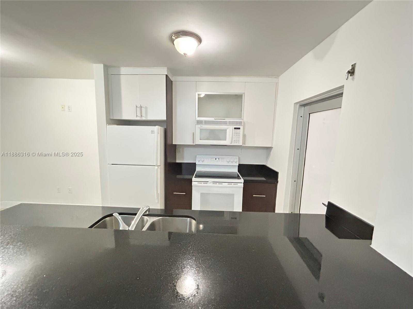 Small Image of 1034 LENOX AVE #3, Miami Beach Number 3