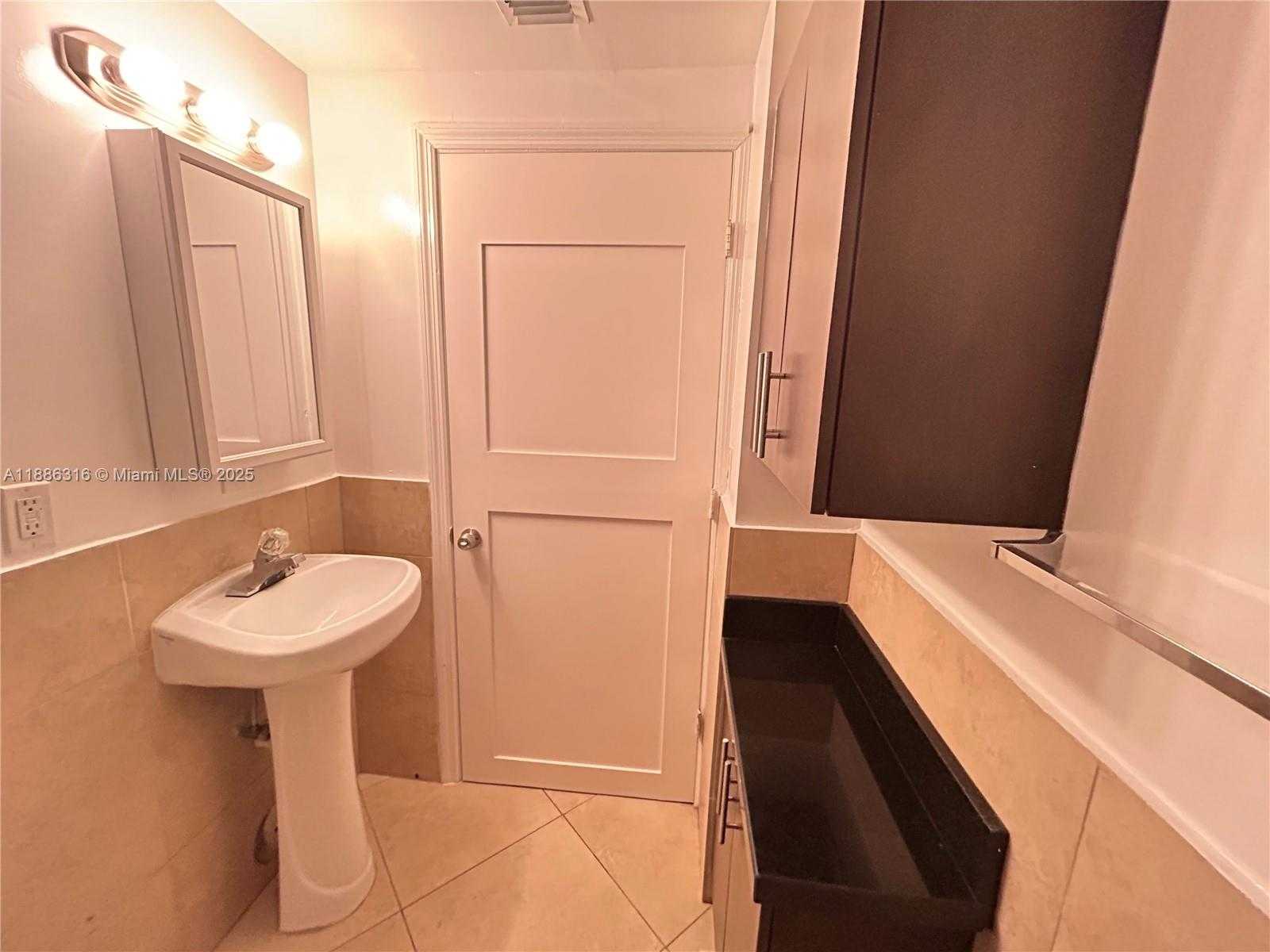 Small Image of 1034 LENOX AVE #3, Miami Beach Number 9