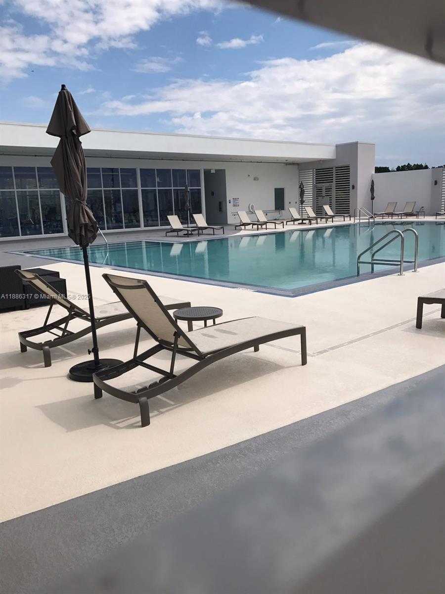 Small Image of 14951 ROYAL OAKS LN #2202, North Miami Number 10