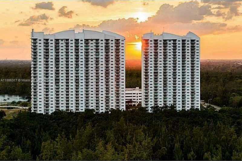 Small Image of 14951 ROYAL OAKS LN #2202, North Miami Number 2