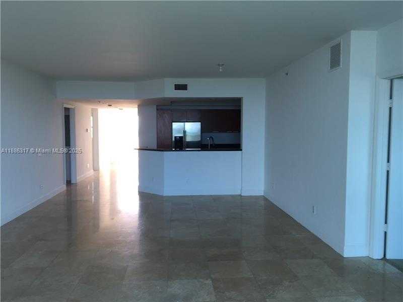 Small Image of 14951 ROYAL OAKS LN #2202, North Miami Number 4