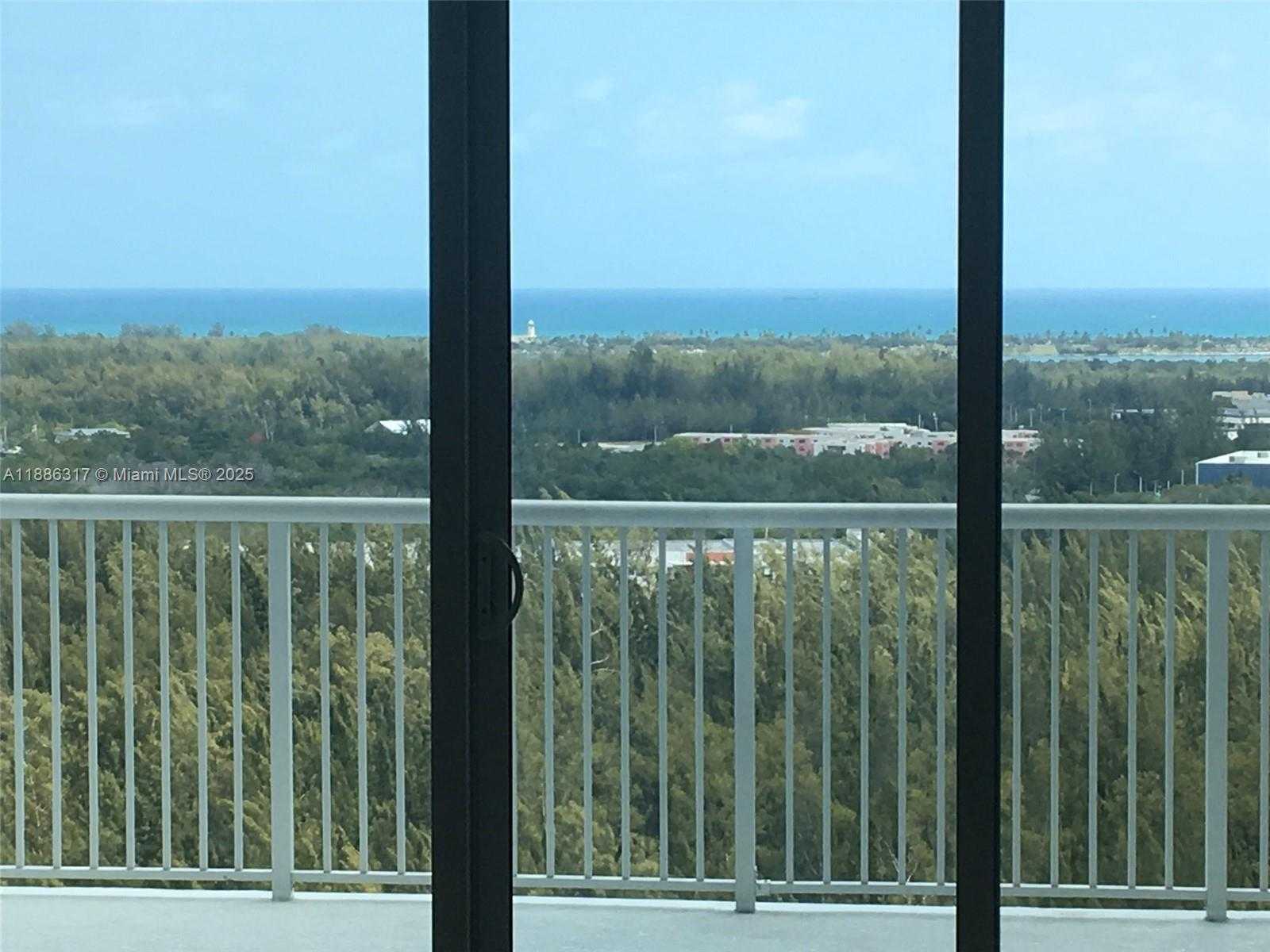 Small Image of 14951 ROYAL OAKS LN #2202, North Miami Number 9