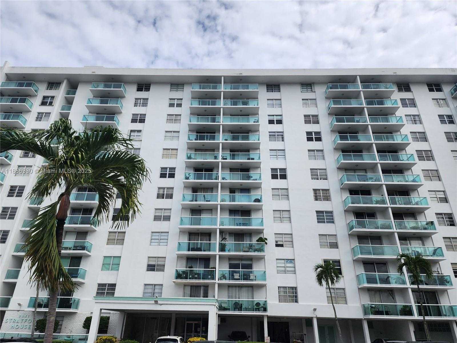 Small Image of 2841 NORTH EAST 163RD ST #805, North Miami Beach Number 2