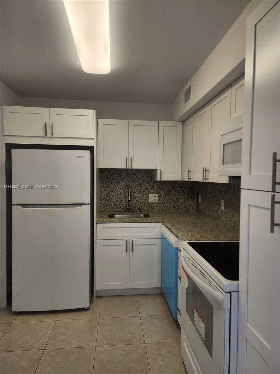 Small Image of 2841 NORTH EAST 163RD ST #805, North Miami Beach Number 3