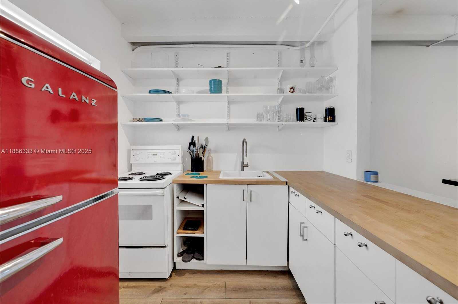 Small Image of 325 OCEAN DR #206, Miami Beach Number 5