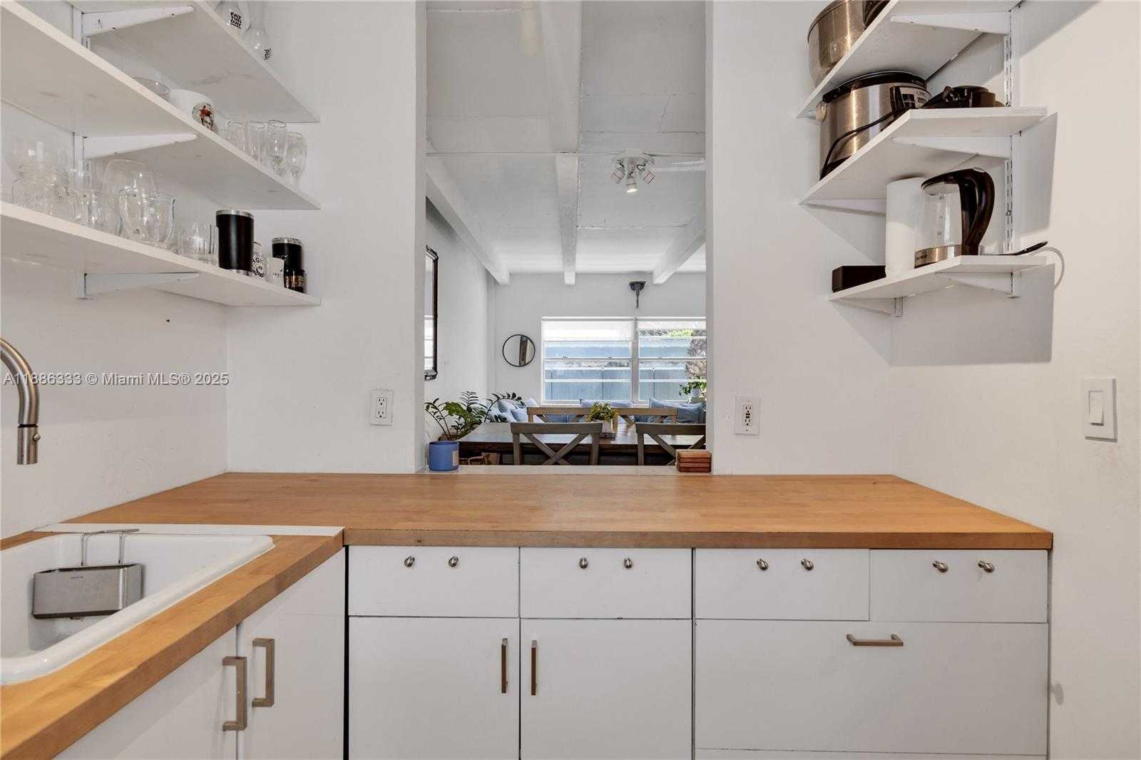 Small Image of 325 OCEAN DR #206, Miami Beach Number 6