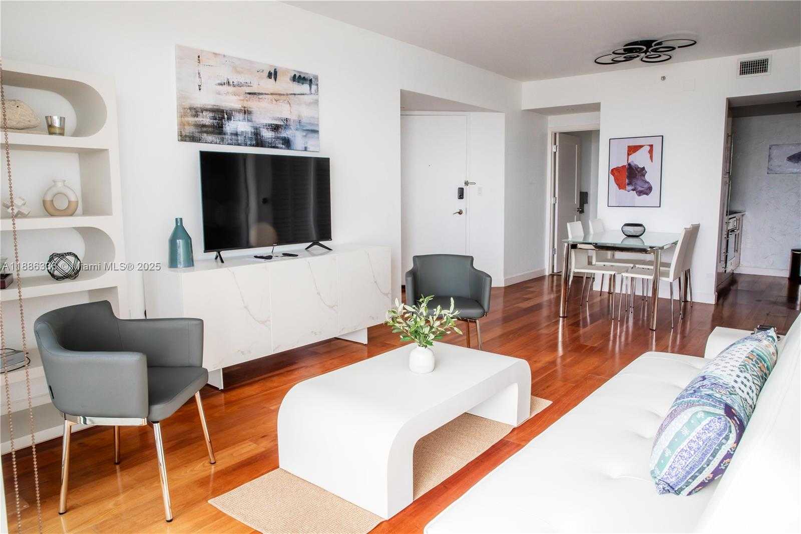 Small Image of 6365 COLLINS AVE #2311, Miami Beach Number 2