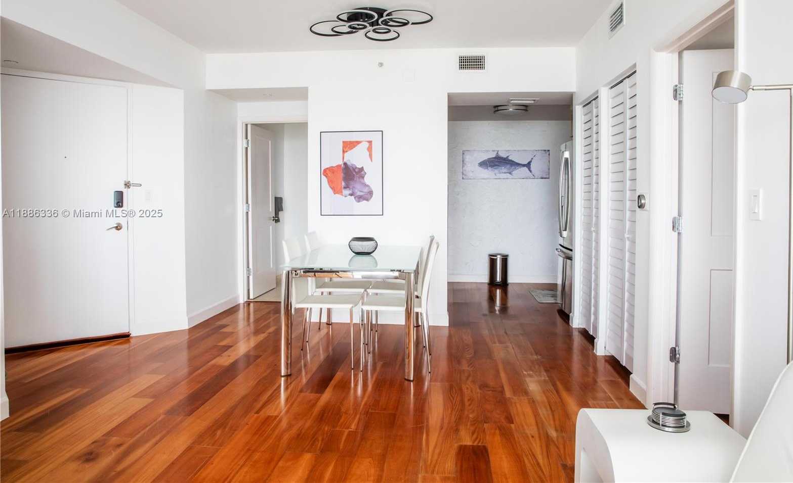 Small Image of 6365 COLLINS AVE #2311, Miami Beach Number 4