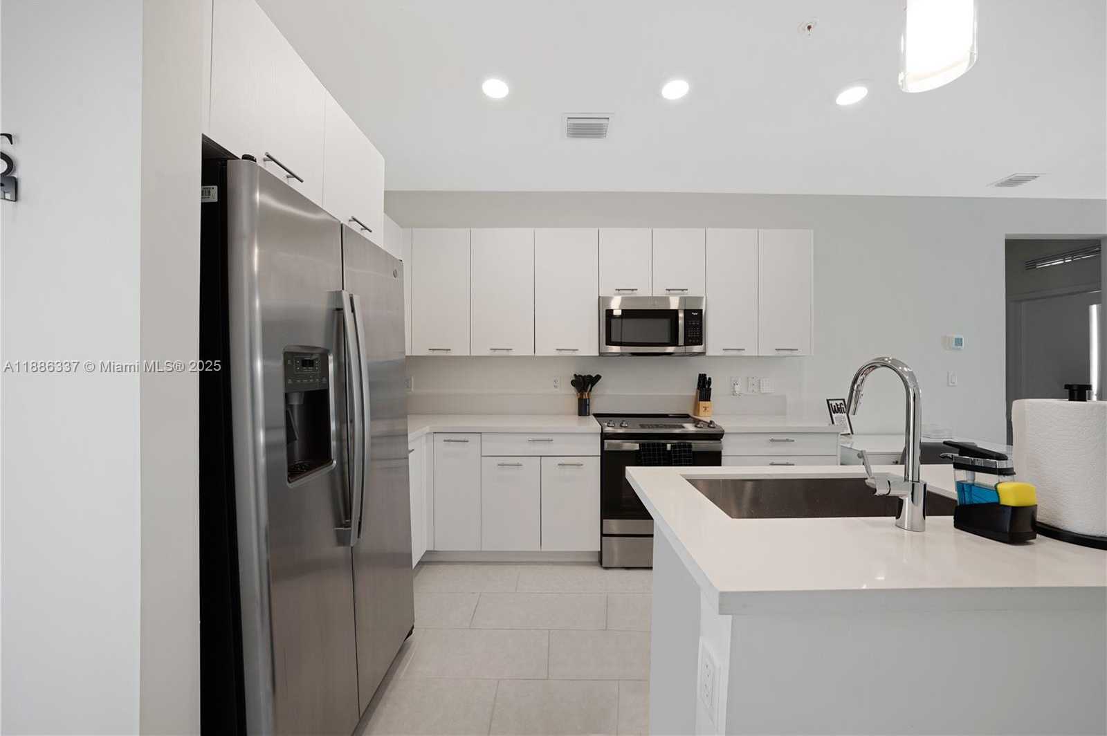 Small Image of 8167 NORTH WEST 41ST ST #E-203, Doral Number 30
