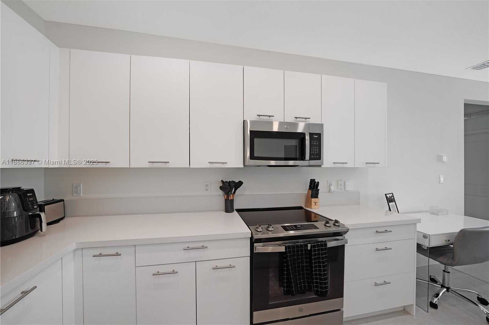 Small Image of 8167 NORTH WEST 41ST ST #E-203, Doral Number 32