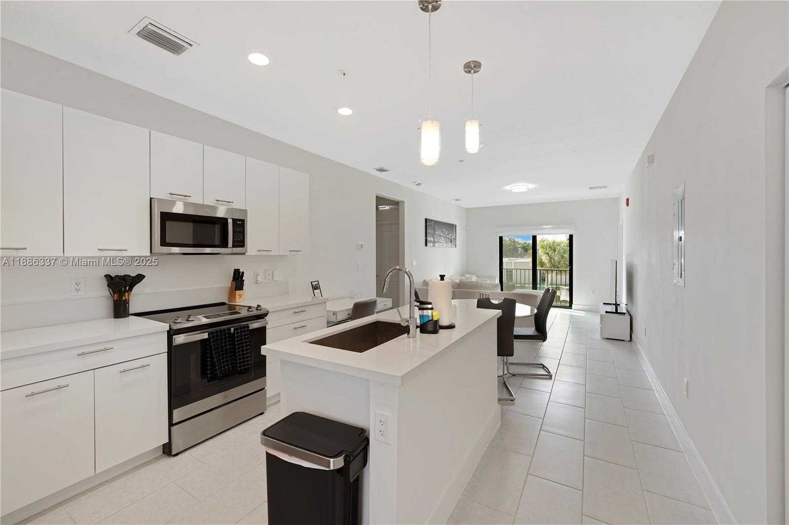 Small Image of 8167 NORTH WEST 41ST ST #E-203, Doral Number 9