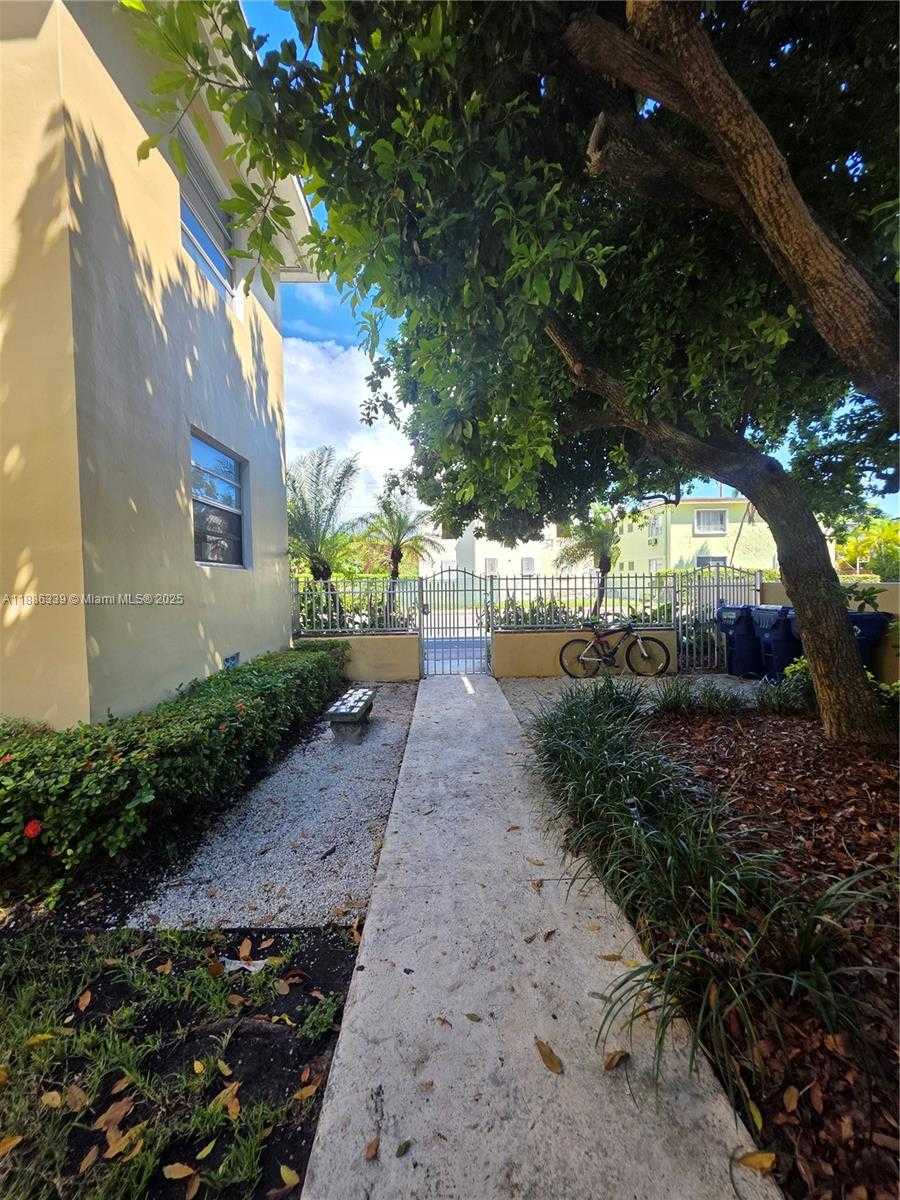Small Image of 8024 HARDING AVE #8, Miami Beach Number 12