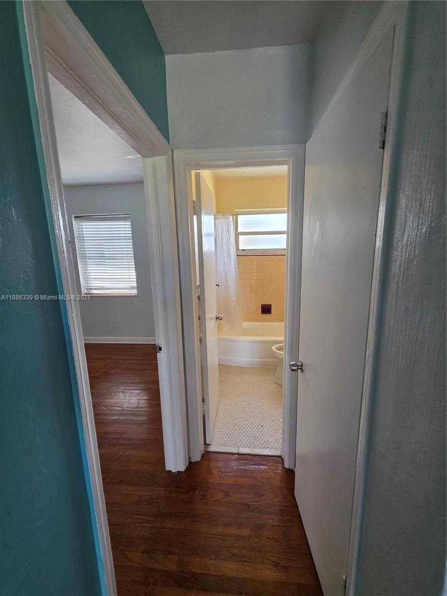 Small Image of 8024 HARDING AVE #8, Miami Beach Number 47