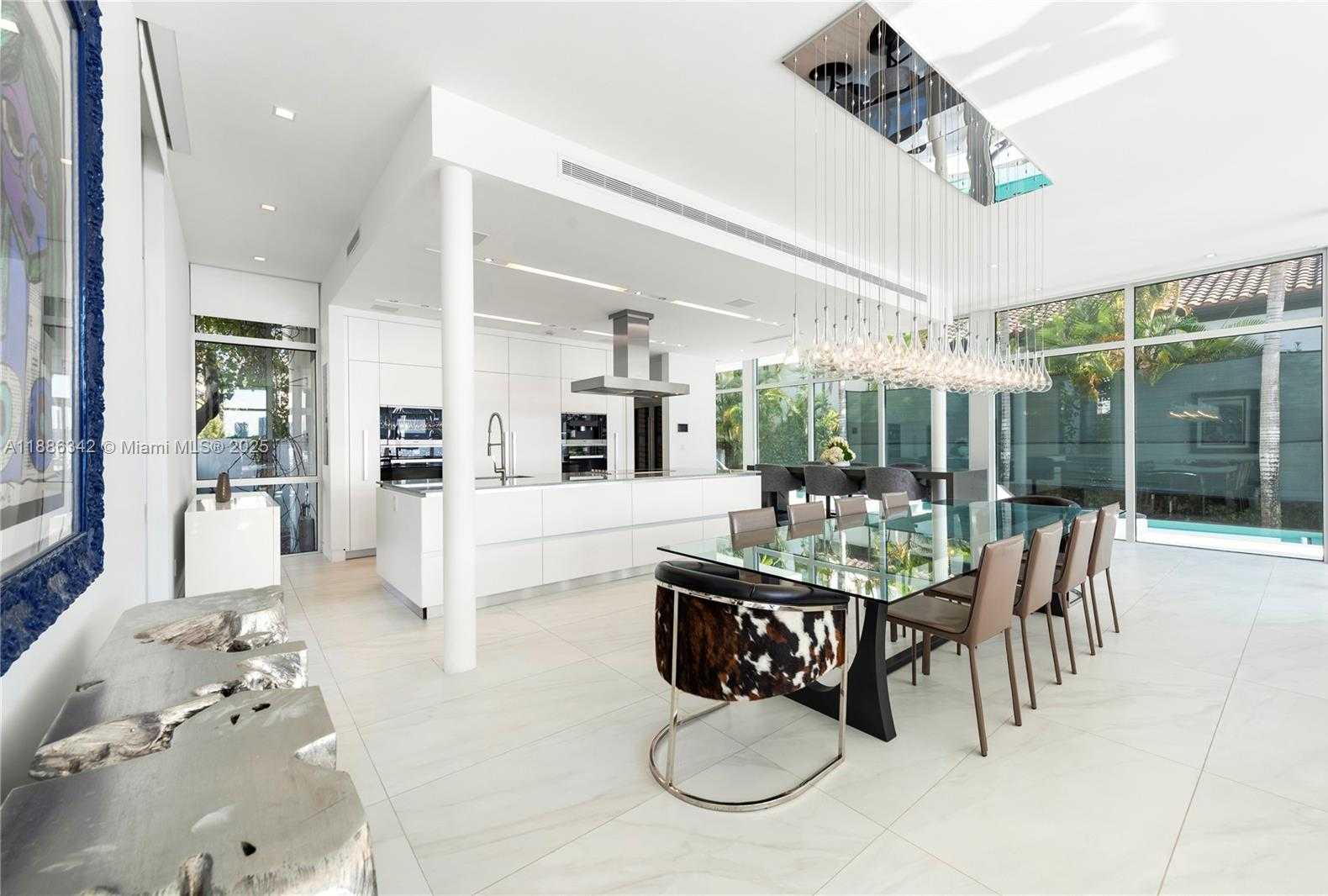 Small Image of 440 SOUTH HIBISCUS DR, Miami Beach Number 10