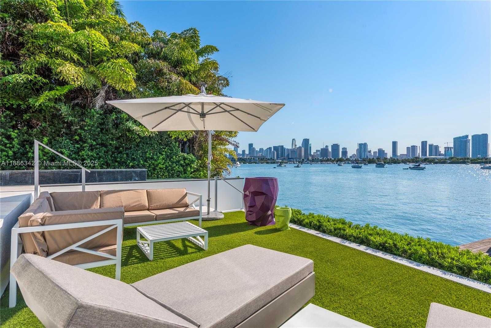 Small Image of 440 SOUTH HIBISCUS DR, Miami Beach Number 18