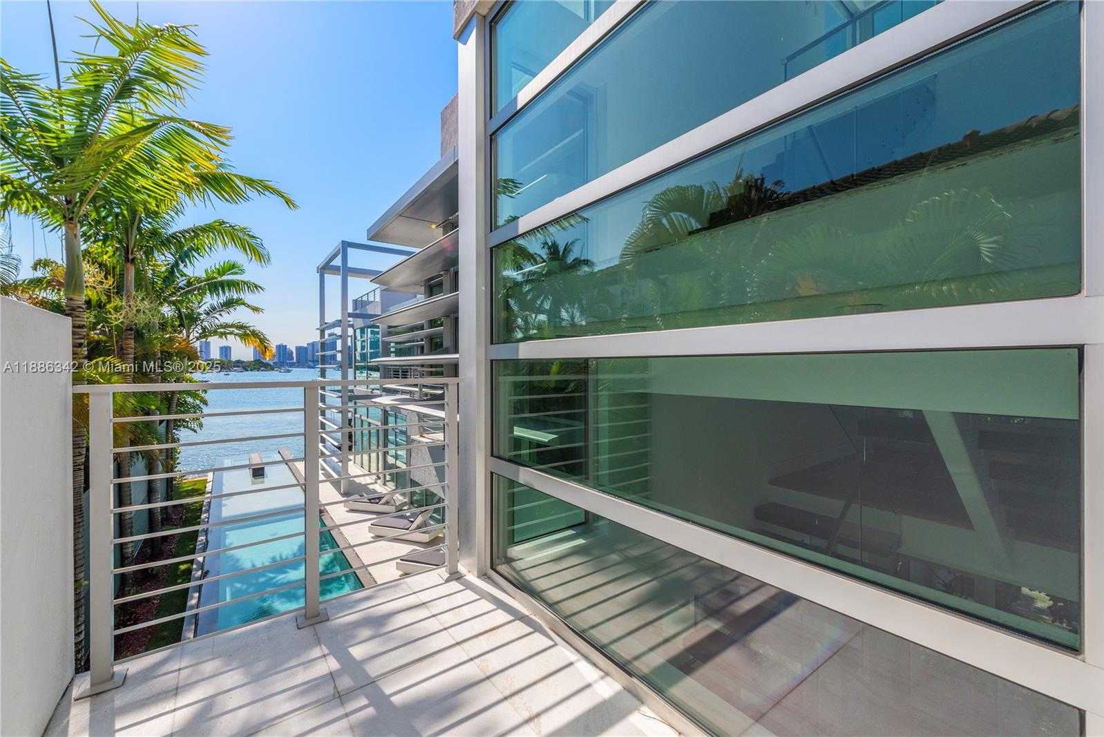 Small Image of 440 SOUTH HIBISCUS DR, Miami Beach Number 31