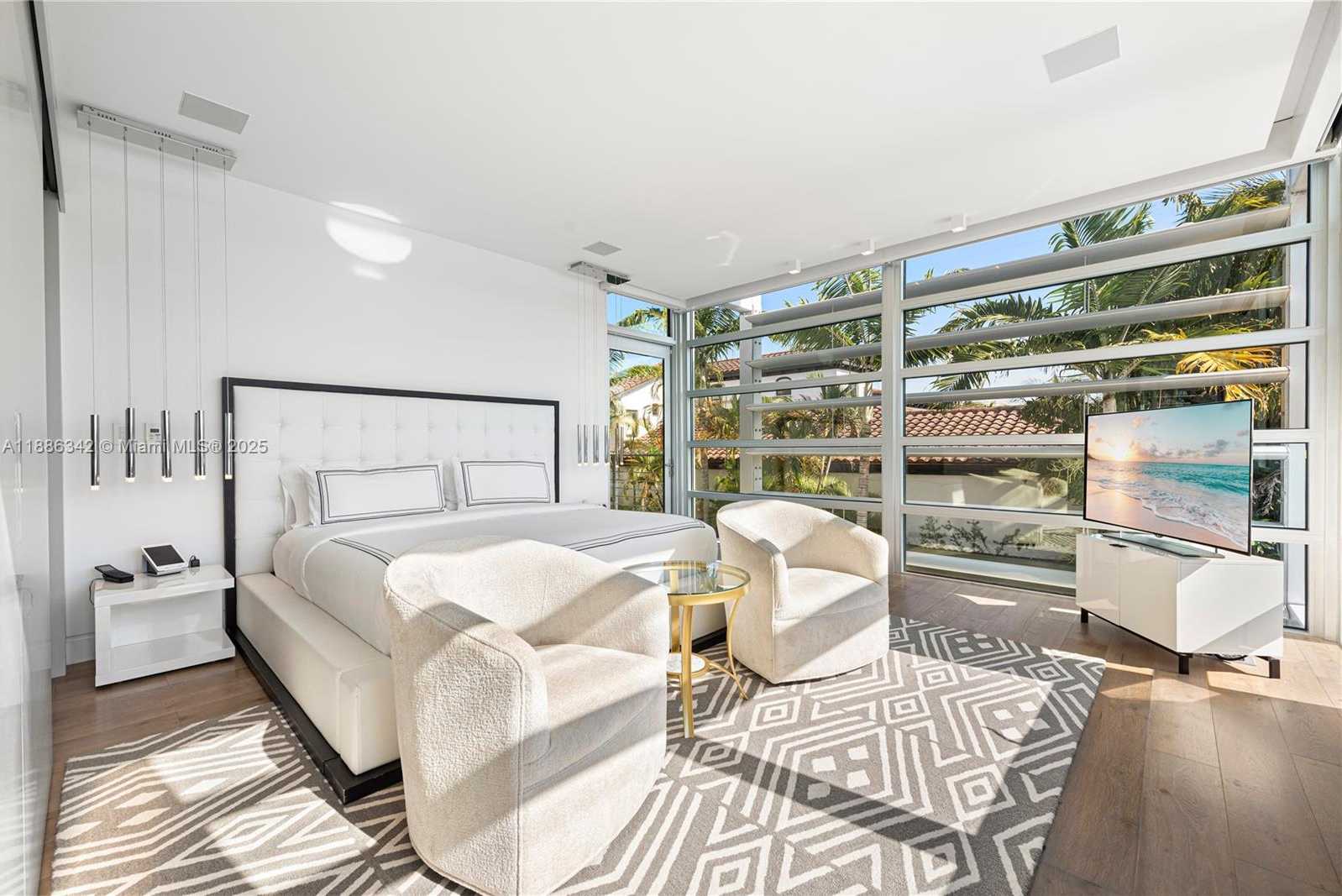 Small Image of 440 SOUTH HIBISCUS DR, Miami Beach Number 32