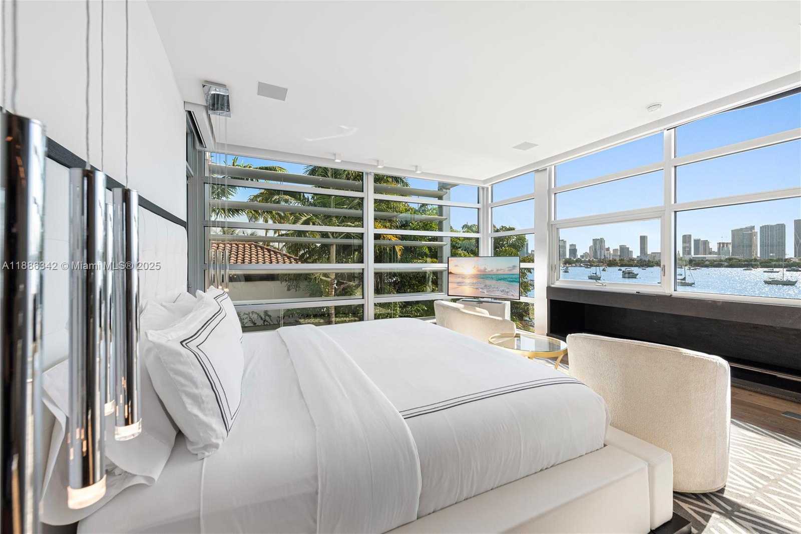 Small Image of 440 SOUTH HIBISCUS DR, Miami Beach Number 33