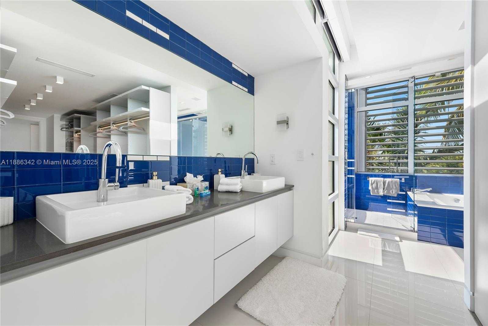 Small Image of 440 SOUTH HIBISCUS DR, Miami Beach Number 36