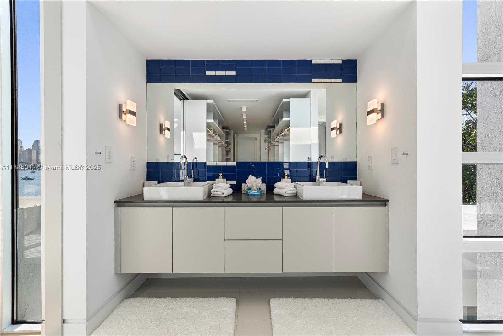 Small Image of 440 SOUTH HIBISCUS DR, Miami Beach Number 37