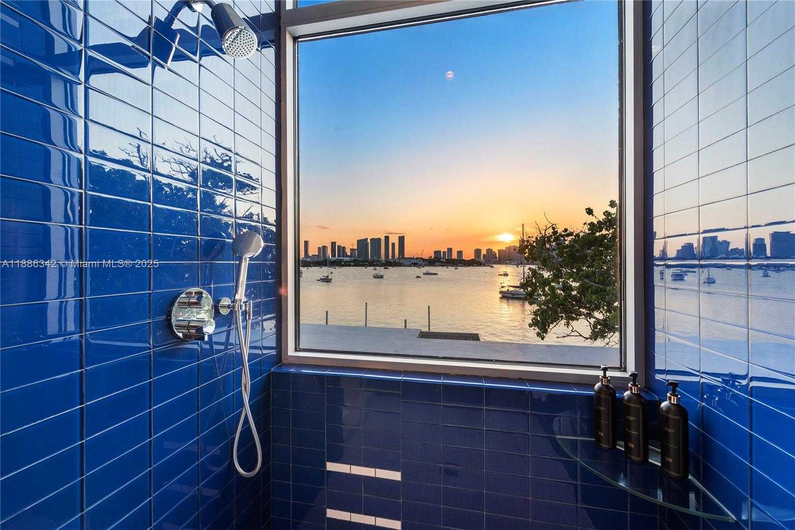 Small Image of 440 SOUTH HIBISCUS DR, Miami Beach Number 40
