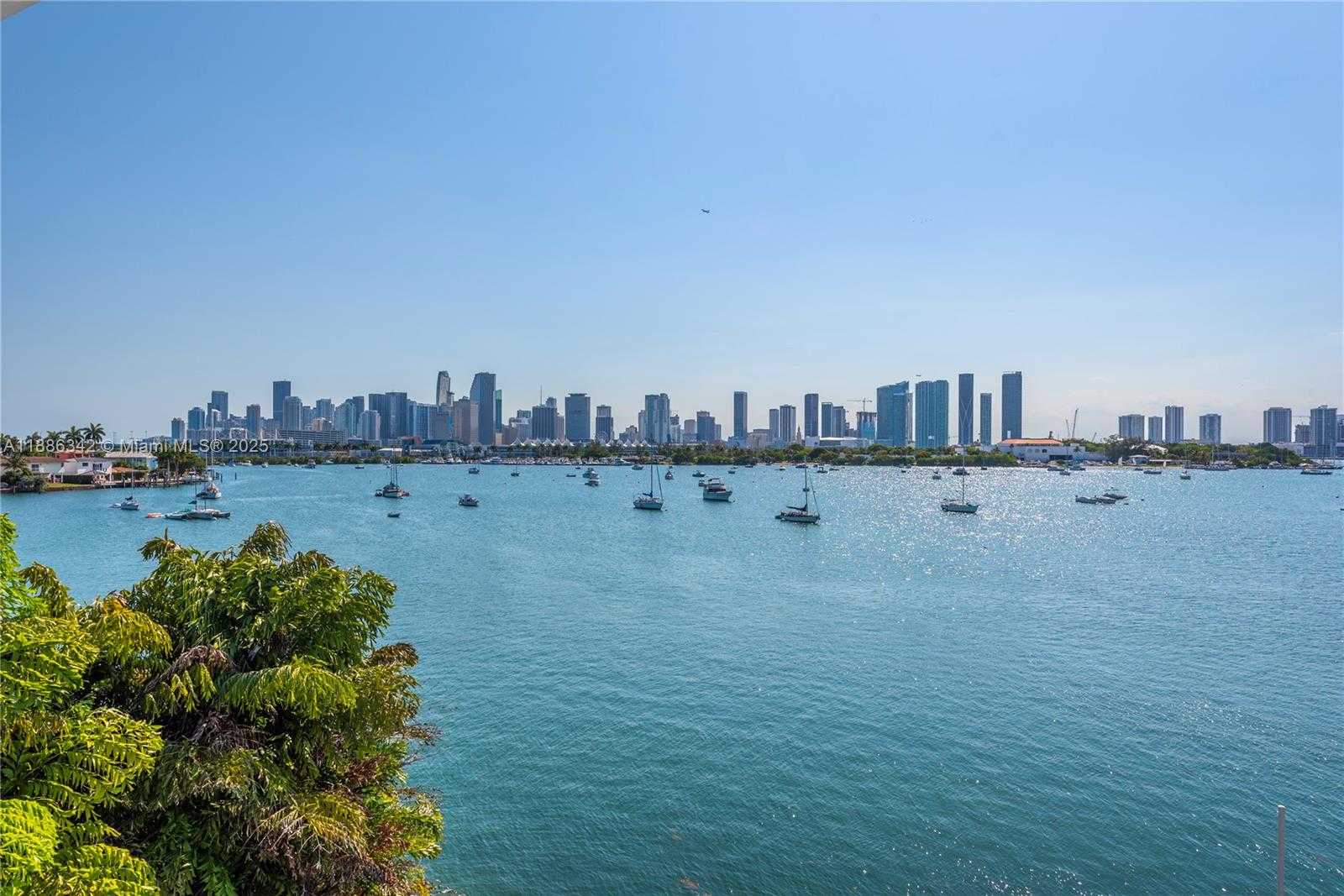 Small Image of 440 SOUTH HIBISCUS DR, Miami Beach Number 41