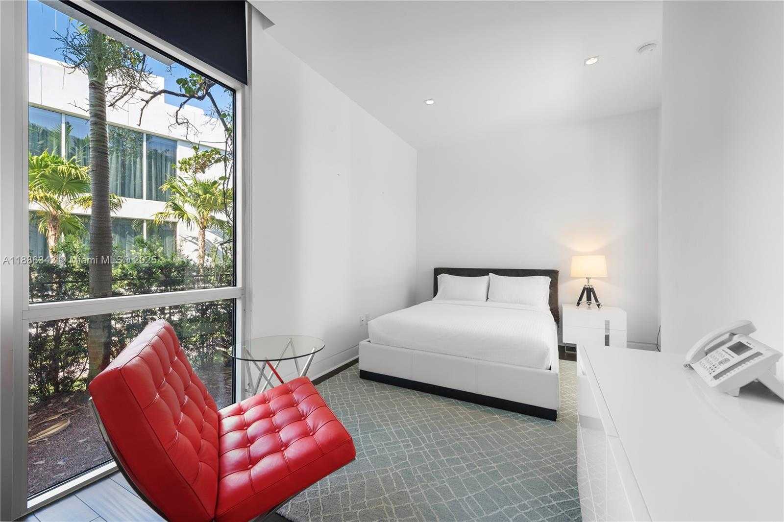 Small Image of 440 SOUTH HIBISCUS DR, Miami Beach Number 54