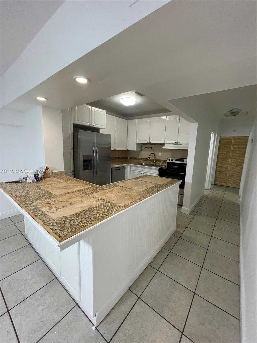 Small Image of Miami Number 3