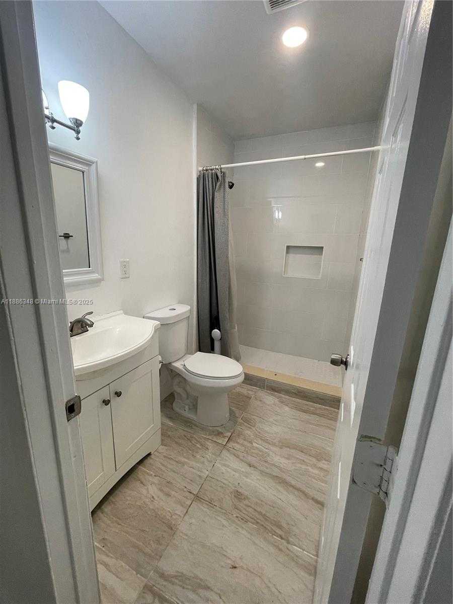 Small Image of Miami Number 5