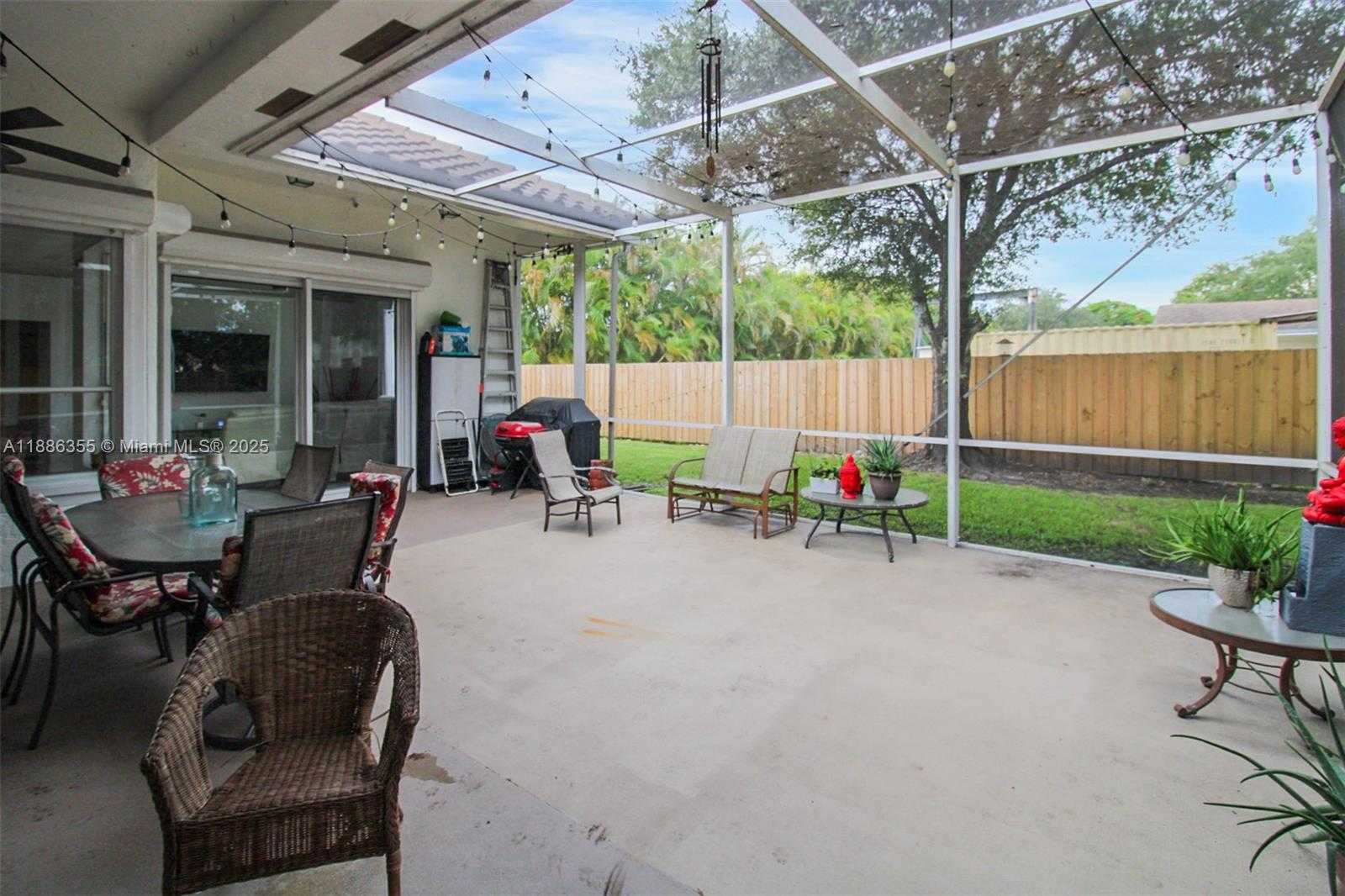 Small Image of 6041 SUPERIOR BLVD, Davie Number 21