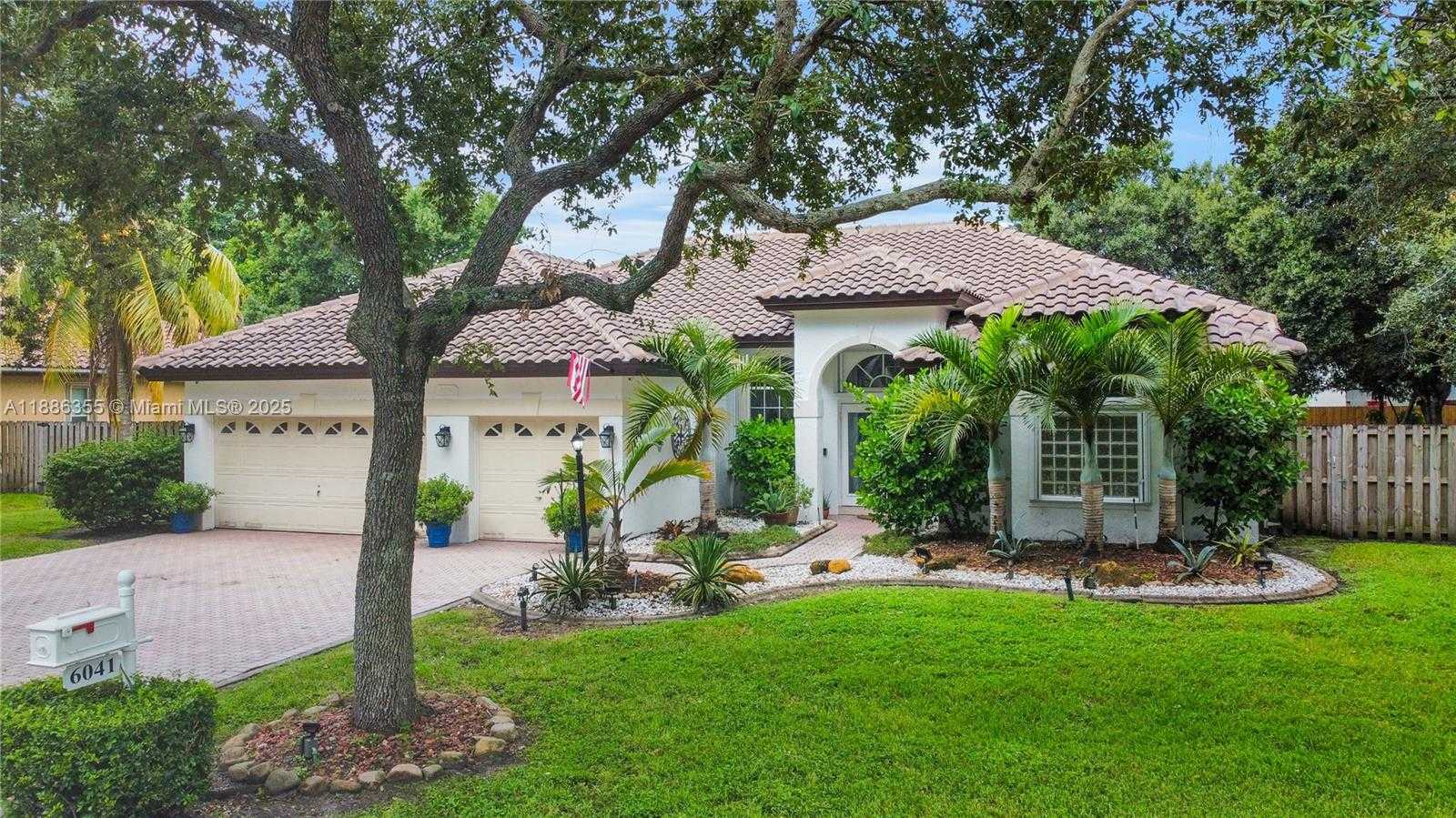 Small Image of 6041 SUPERIOR BLVD, Davie Number 25