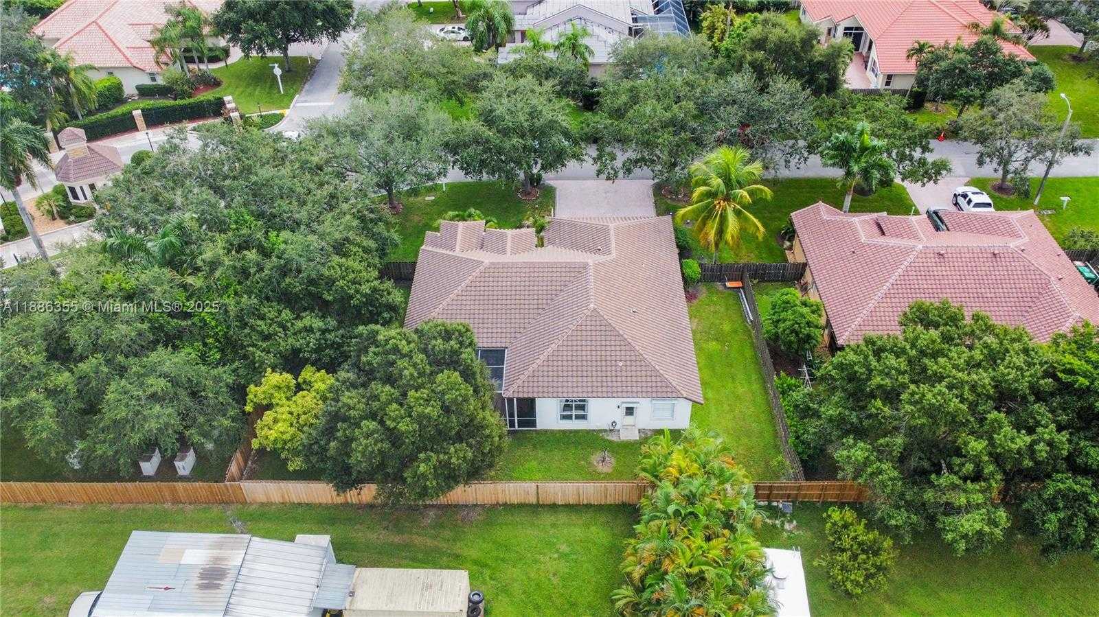 Small Image of 6041 SUPERIOR BLVD, Davie Number 27