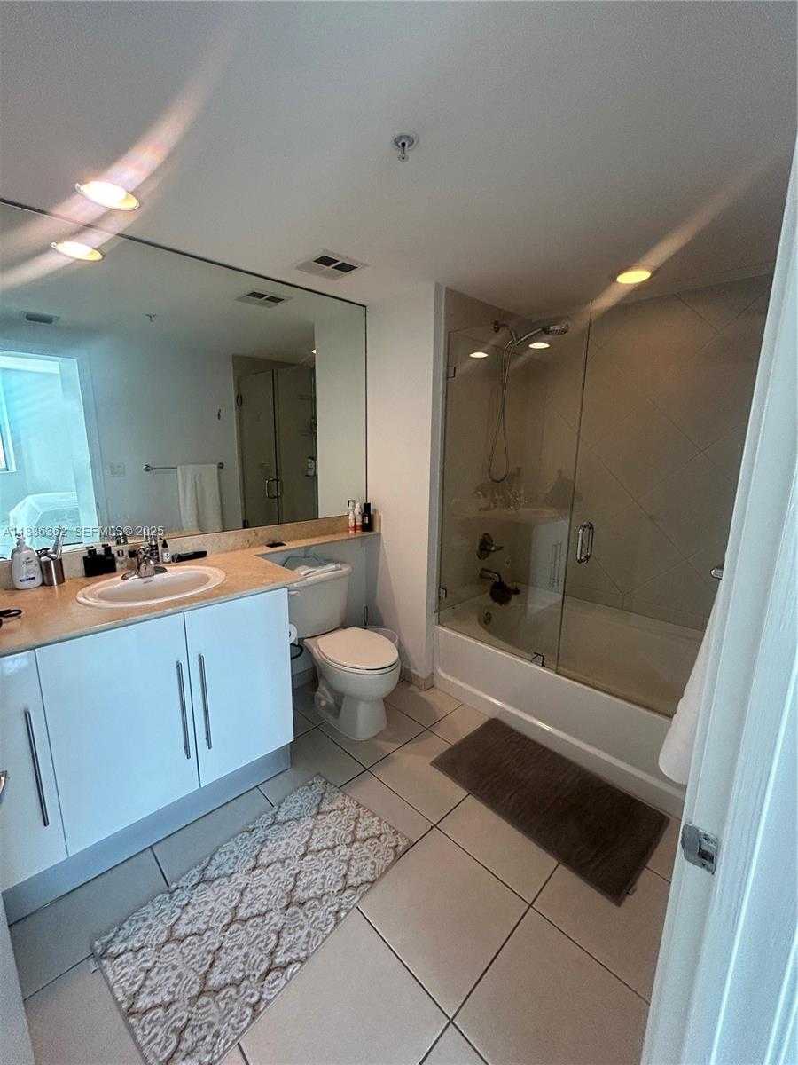 Small Image of 325 SOUTH BISCAYNE BLVD #2321, Miami Number 10