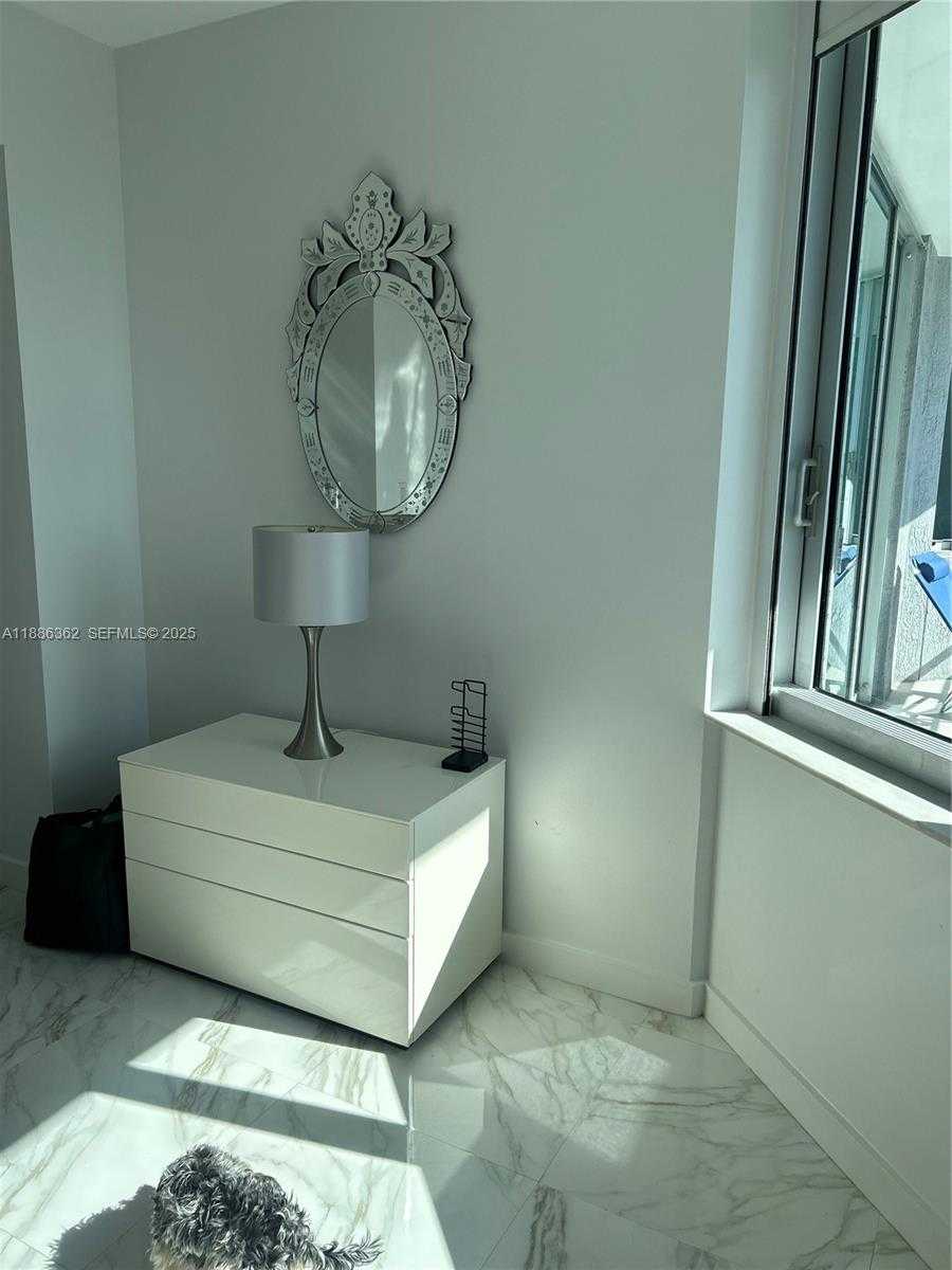 Small Image of 325 SOUTH BISCAYNE BLVD #2321, Miami Number 13