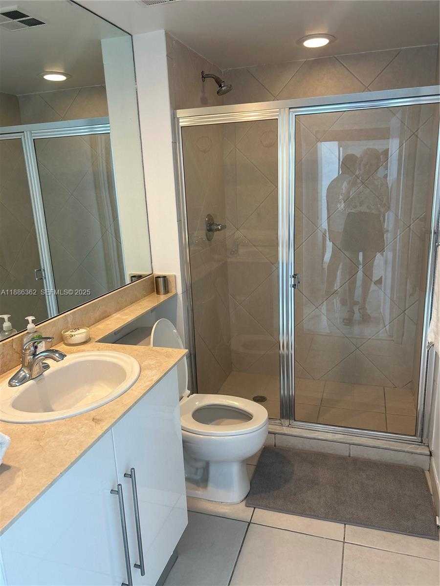 Small Image of 325 SOUTH BISCAYNE BLVD #2321, Miami Number 14