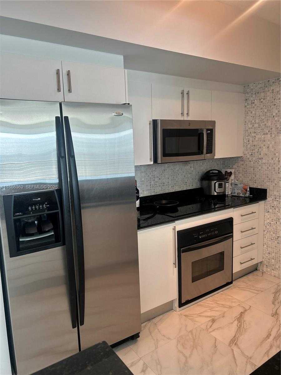 Small Image of 325 SOUTH BISCAYNE BLVD #2321, Miami Number 7