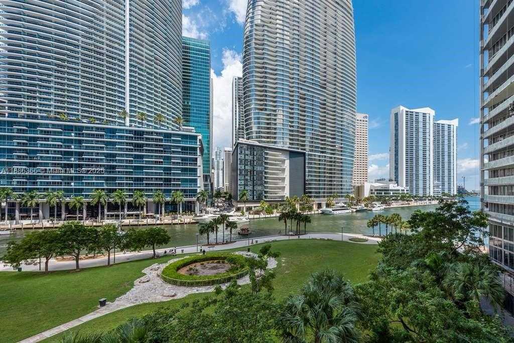 Small Image of 475 BRICKELL AVE #514, Miami Number 4