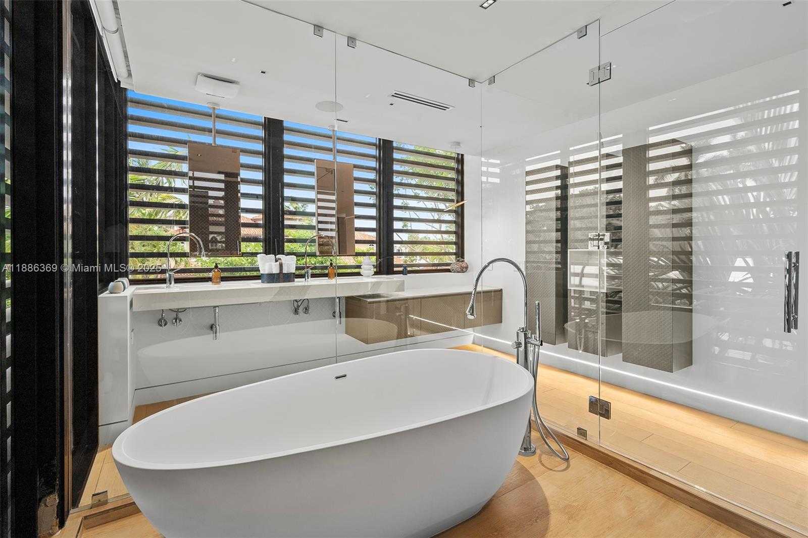 Small Image of 3306 NORTH EAST 16TH ST, Fort Lauderdale Number 33