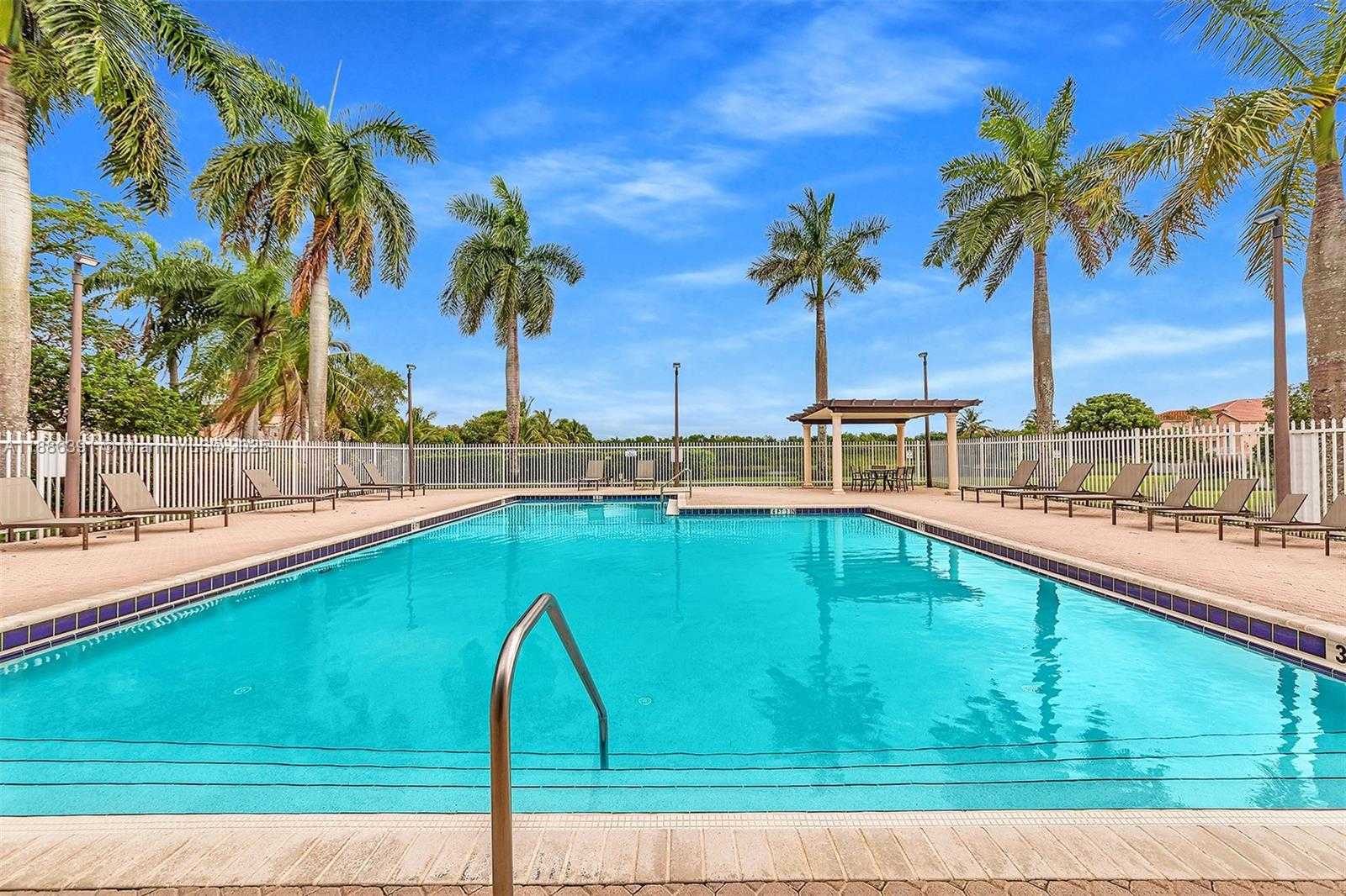 Small Image of 15740 NORTH WEST 16TH CT #1, Pembroke Pines Number 45