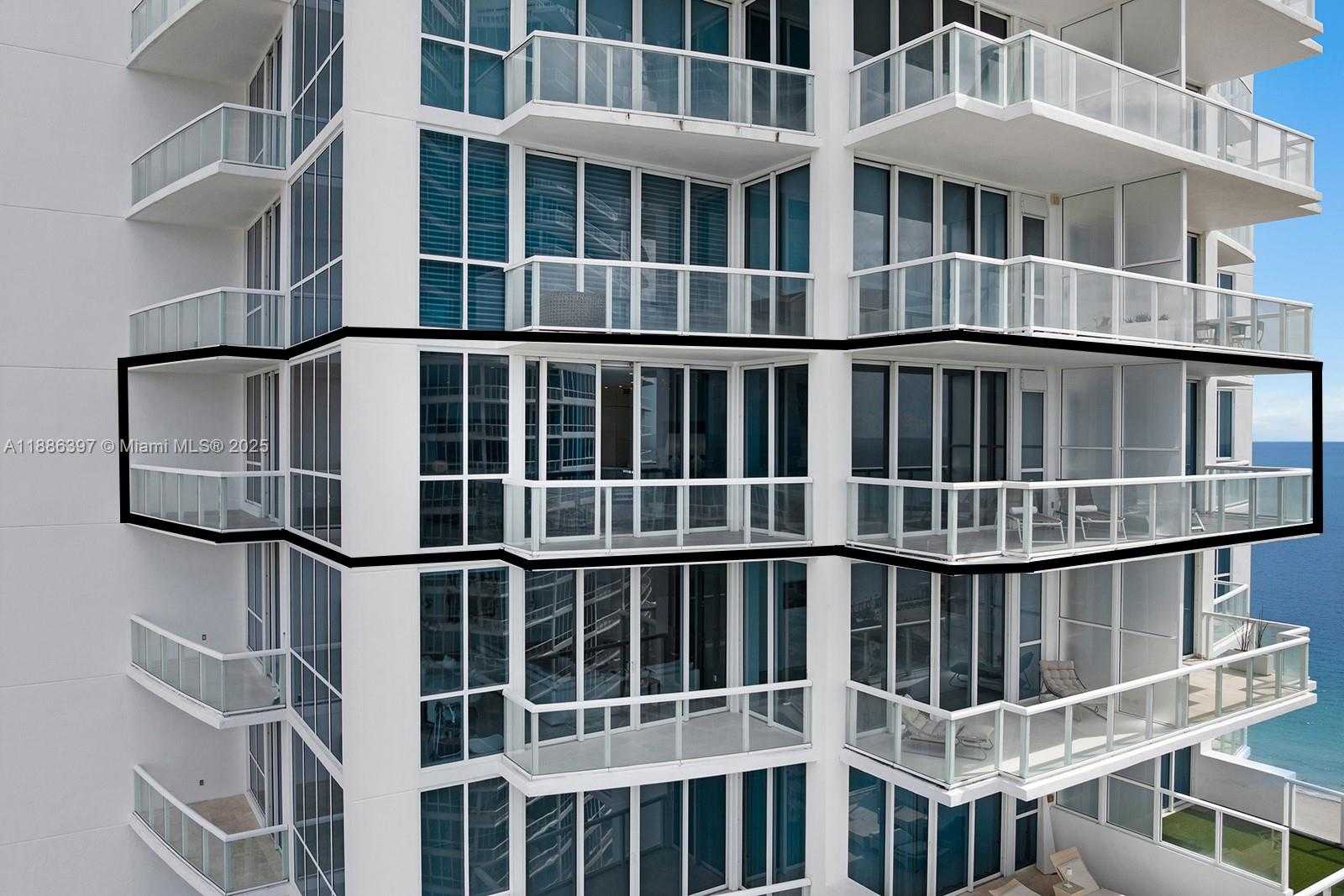 Small Image of 50 SOUTH POINTE DR #2903, Miami Beach Number 24