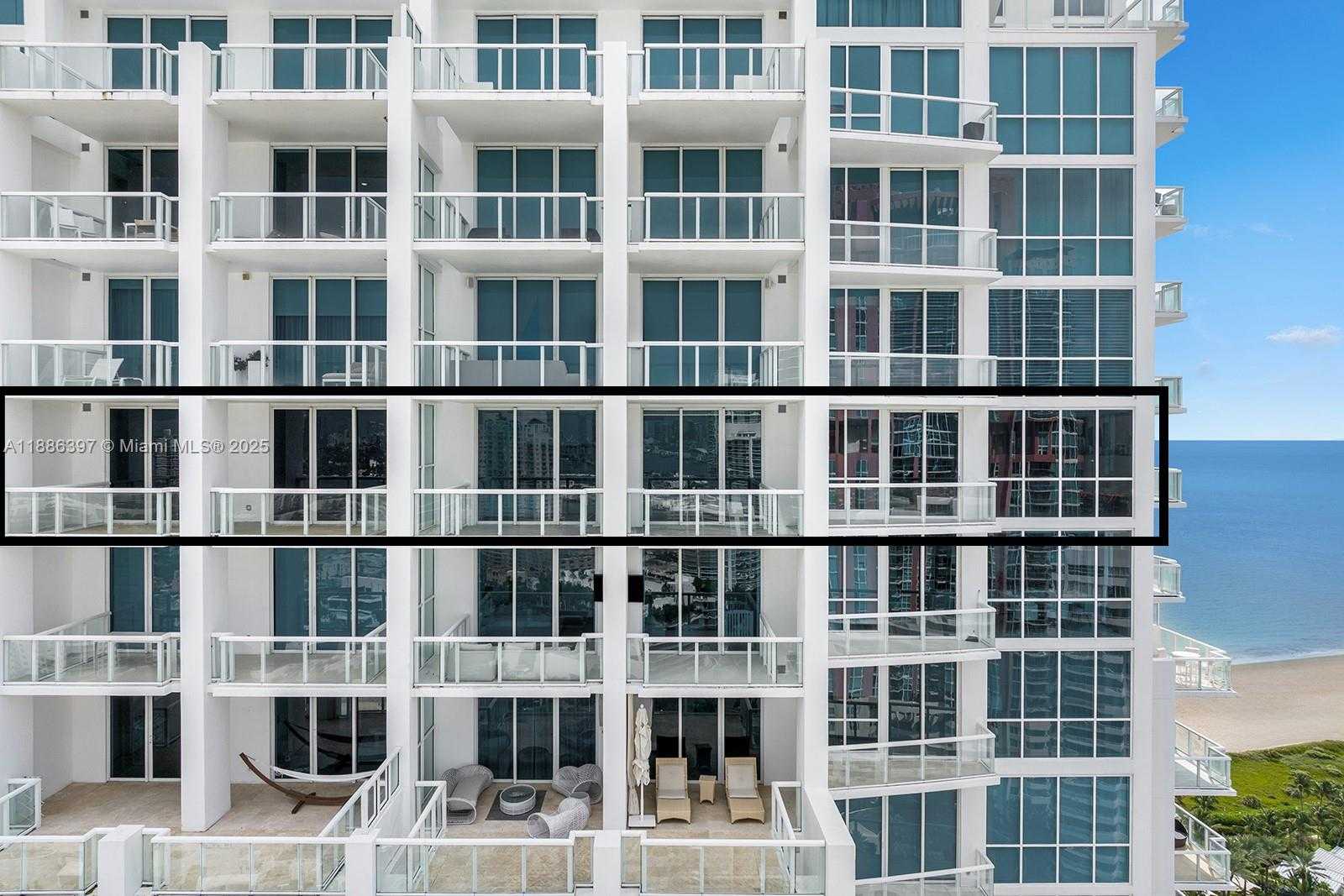 Small Image of 50 SOUTH POINTE DR #2903, Miami Beach Number 25