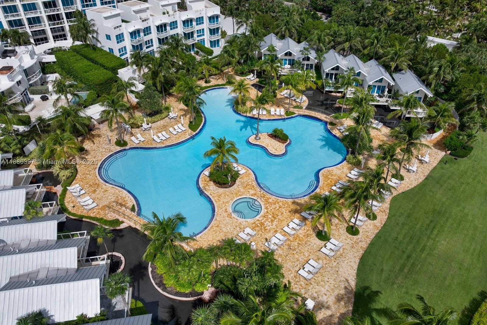 Small Image of 50 SOUTH POINTE DR #2903, Miami Beach Number 28
